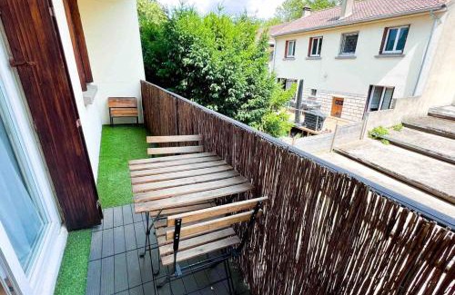 Clamart Apartment | Le nid d'or lumineux, Clamart, Paris