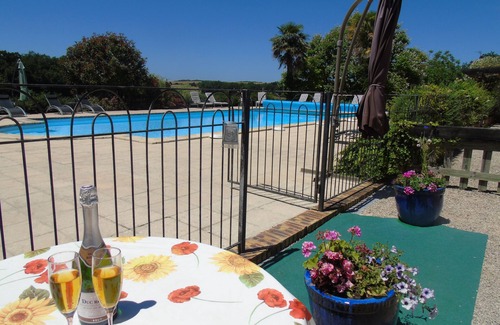Razac-d'Eymet Apartment | Le Nid - Fantastic Studio Gite with pool in 30+ acres nr Bergerac