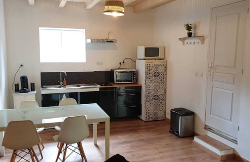 Riedisheim Apartment | Le Noyer: Cosy little chalet near Mulhouse