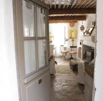 Lourmarin Apartment | LE PASSAGE