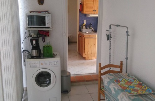 Saint-Martin-de-Crau Cottage | "LE PATIO" GITES FOR TWO PEOPLE WITH POOL