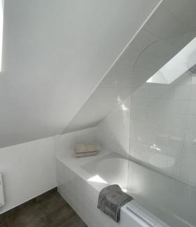 Maurepas Apartment | LE PAVILLON RENNAIS