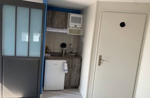 Souche Apartment | 💠Le Petit bleu💠 downtown - Wi-Fi and Netflix- Free parking