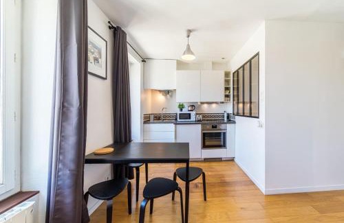 Voltaire - Saint Amour Apartment | Le Petit Chaponnay - Charming Apartment for 2 near Saxe Gambetta