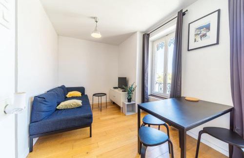 Voltaire - Saint Amour Apartment | Le Petit Chaponnay - Charming Apartment for 2 near Saxe Gambetta