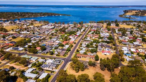Paynesville House | Le Petite