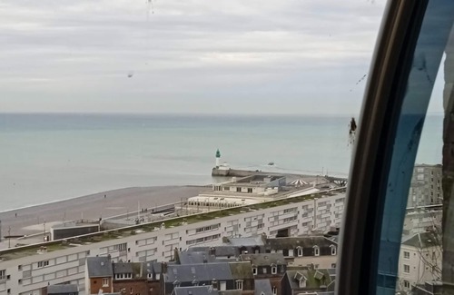 Le Treport Apartment | "Le Phare" à 50 Mètres de la Plage au Cœur D'une Ville Balnéaire