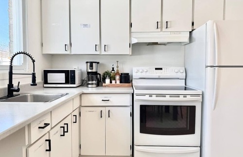 Ste. Foy Apartment | Le Ranch Summary: Ide