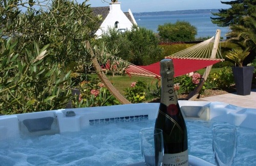 Locquirec Apartment | Le Studio de l'escale - 100 m from the beach