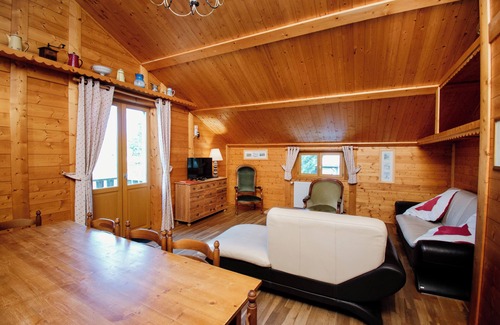 Les Hopitaux-Vieux Apartment | Le Suchet apartment in a 1798 Comtoise farmhouse