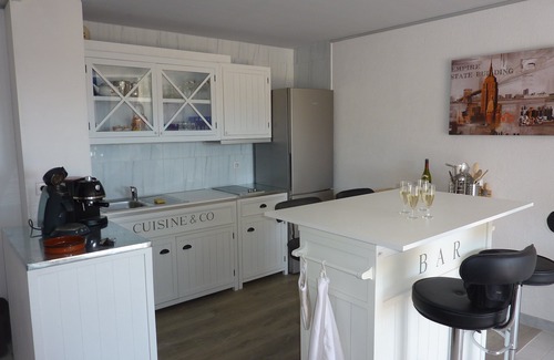 Le Trayas Apartment | Le Trayas apartment in waterfront residence, sea view,