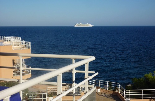 Le Trayas Apartment | Le Trayas apartment in waterfront residence, sea view,