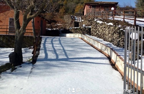 Linguaglossa Ski Chalet | Le Villette Mareneve Etna North Linguaglossa