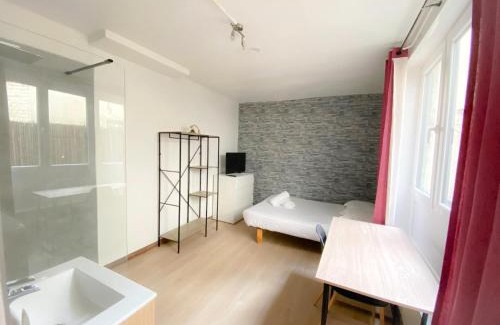 Calais Apartment | Le Worker 2