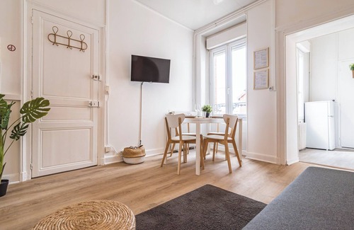 Centre Erlon Apartment | Le Zola - 2 rooms - station center