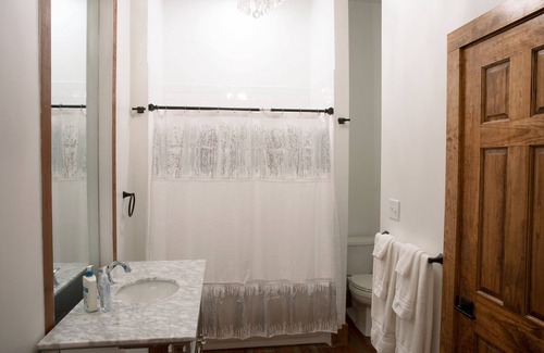 Mason Apartment | Lea Lou Lodge #8 on Broad St.