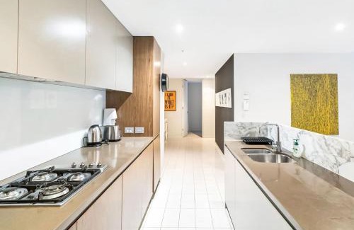 Camperdown Apartment | Leafy Inner City Apartment Camperdown