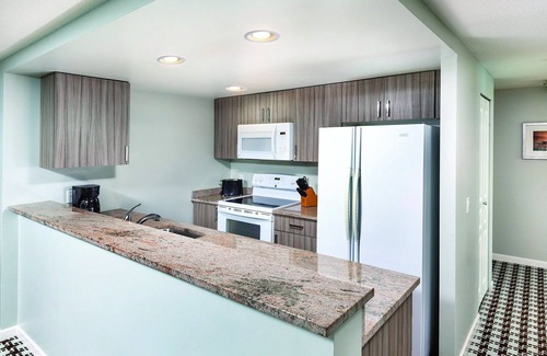 Inner Harbour Resort | Leave your worries at the door!