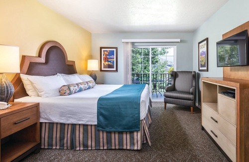 Midway Resort | Leave your worries at the door!