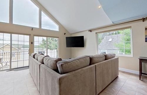 Moultonborough House | Leaward Shores Guesthouse