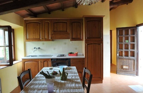 Colle di Val d'Elsa Apartment | LECCIO apt with 1 bedroom in Tuscan countryside between Siena and Florence