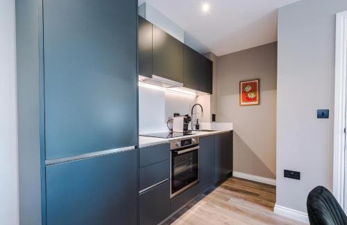 Holbeck Apartment | Leeds City Centre - HIGH SPEC 2 Bedroom Apartment - Near Station - Reduced rates for longer stays