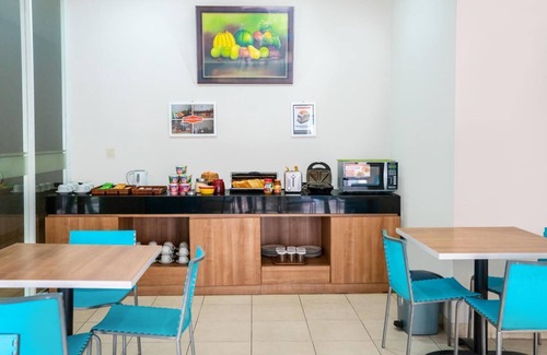 Bendungan Hilir Hotel | LeGreen Suite Senayan