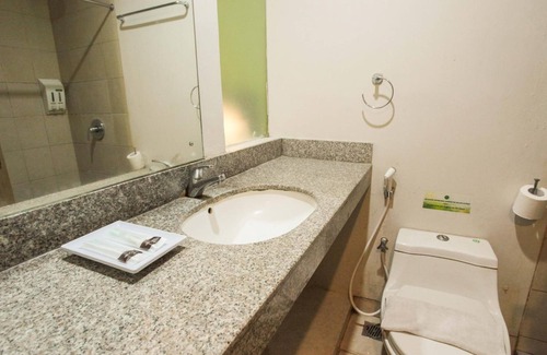 Bendungan Hilir Hotel | LeGreen Suite Tondano