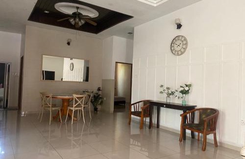 Kampung Lubok Ayer House | Leissa Homestay