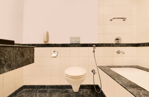 South Tukoganj Hotel | Lemon Tree Hotel, Indore