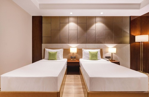 Dwarka Hotel | Lemon Tree Premier Dwarka