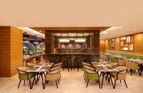 Vashi Hotel | Lemon Tree Premier, Navi Mumbai