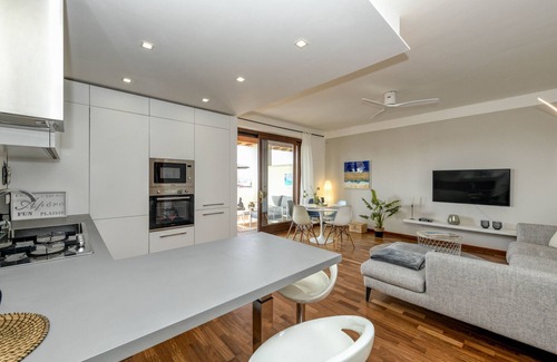 Moniga del Garda Apartment | Leone: modern apartment in Moniga