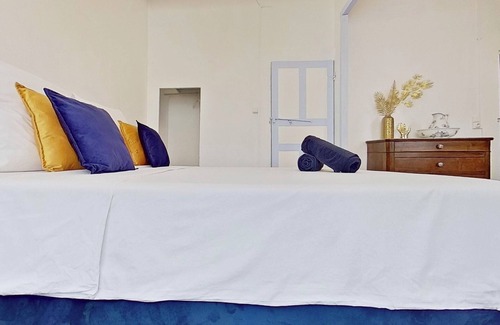 Luc-sur-Orbieu Bed & Breakfast | Les 2 Drôles d'Oiseaux bed and breakfast