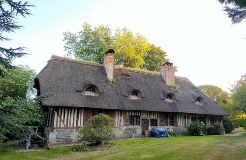 Ablon House | Les 3 Fresnes, beautiful thatched cottage in the heart of Normandy nature.