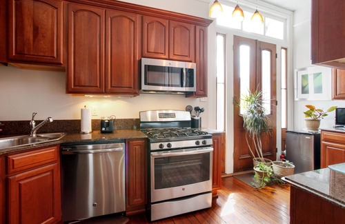 Arts/Warehouse District House | Les Carillons - Arts District Gem nLarge Groups Welcome! Pool! Elevator!