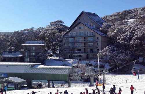 Falls Creek Apartment | Les Chalets 1 - Snowball throw to Halley's Comet chairlift