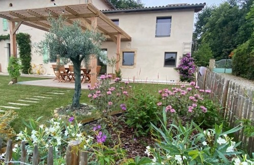 Sepx Bed & Breakfast | Les Chambres des 3 Chouettes - Pyrenees Room