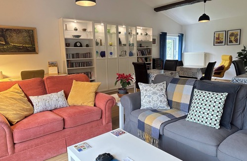 Saint-Jean-de-Paracol Bed & Breakfast | Les Deux Chevaux Guesthouse