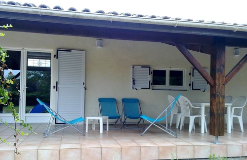 Lesparre-Medoc House | LES NOISETIERS SAUVAGES - close to beaches, vineyards, estuary. WI-FI