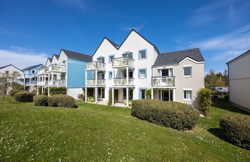 Courseulles-sur-Mer Apartment | Les Ondines - Two Bedroom Apartment, Sleeps 4