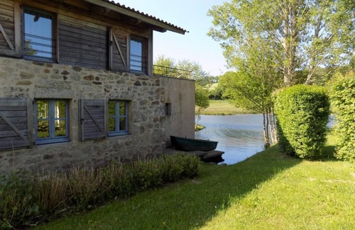 Senaillac-Latronquiere House | Les Pieds dans l'Eau