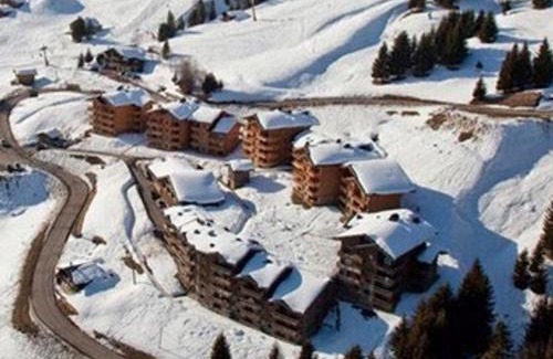 Bisanne 1500 Apartment | Les Saisies: 3 pièces cosy, 2 sdb, balcon, parking, 6 pers - FR-1-293-78