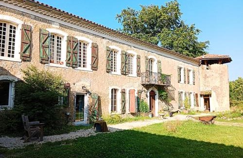 Montesquieu-Avantes House | Les toits de Miramont