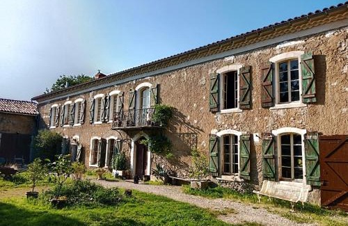 Montesquieu-Avantes House | Les toits de Miramont