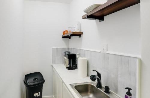 Greenwood Apartment | Less Than 1 Mi to Dtwn Updated Studio in North Greenwood!