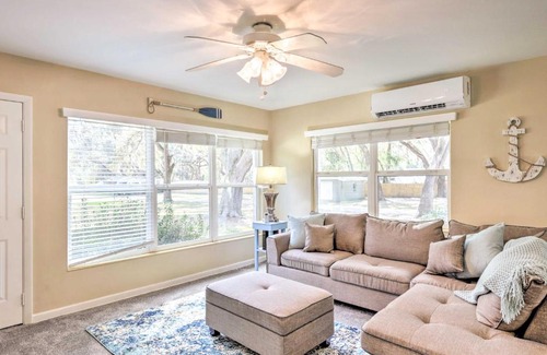 Summerfield House | Less Than 1 Mi to Lake Weir Quiet Summerfield Getaway