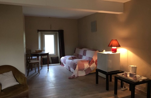 Cahagnes Bed & Breakfast | L’Etang Fleuri Bed and Breakfast