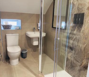 Southport Apartment | Lethbridge Villa 49 Apartment 3 Super Fibre WiFi, Free parking