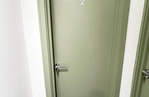 Rayners Lane Apartment | Letzi private en-suite, North Harrow.